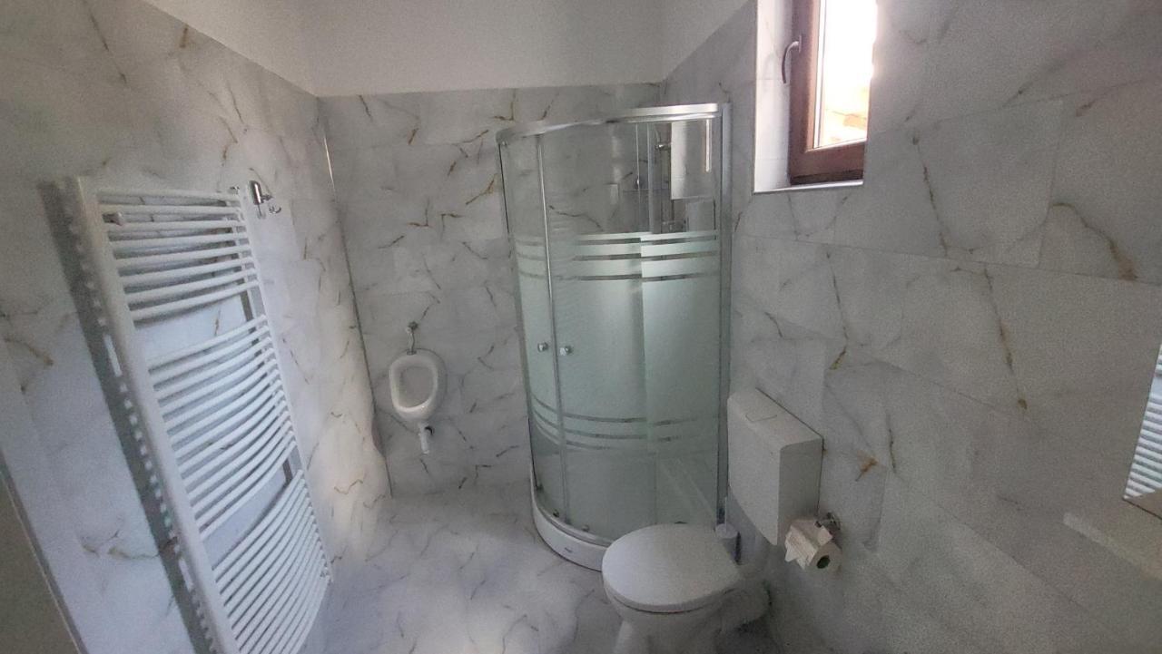 مبيت وإفطار Hîrtoape Colt De Rai المظهر الخارجي الصورة
